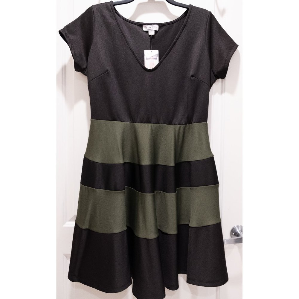 Black and green color blocked a-line dress - 14/16